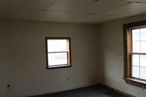 1100 Walker, Jackson, MI 49202 photo 2