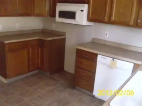 403 Hague, Jackson, MI 49203 photo 3