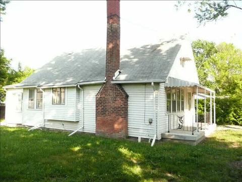 3221 Glendale, Monroe, MI 48162 photo 2