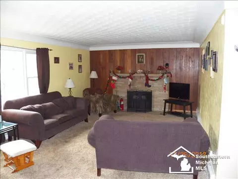 1042 Mapleway, Temperance, MI 48182 photo 2