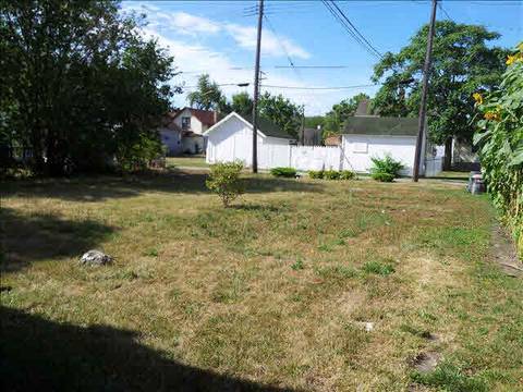 1008 E First, Monroe, MI 48161 photo 2