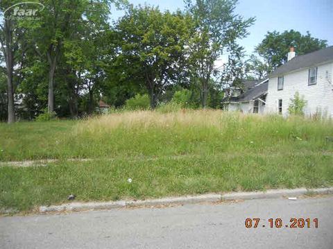 33 Taylor St, Pontiac, MI 48342 photo 6