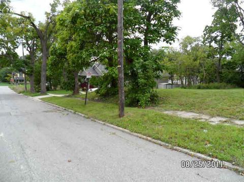 33 Taylor St, Pontiac, MI 48342 photo 5