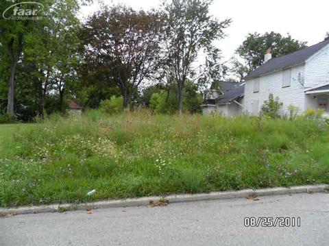 33 Taylor St, Pontiac, MI 48342 photo 2