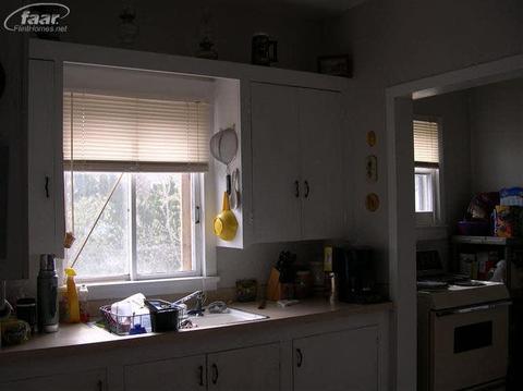 913 Young St, Flint, MI 48503 photo 6
