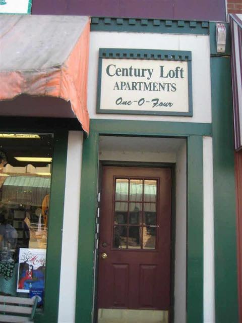 104 E Main St, Flushing, MI 48433 photo 2
