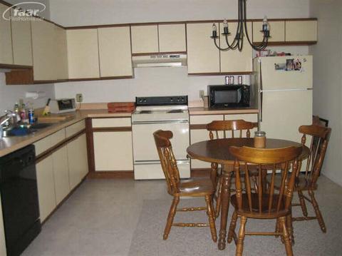 104 E Main St, Flushing, MI 48433 photo 4