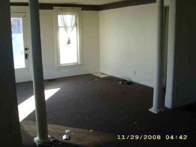 205 E Oliver St, Owosso, MI 48867 photo 6