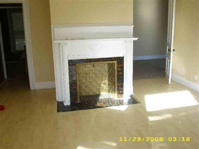 205 E Oliver St, Owosso, MI 48867 photo 4