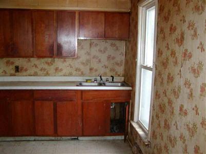 111 E Perry, Durand, MI 48429 photo 2