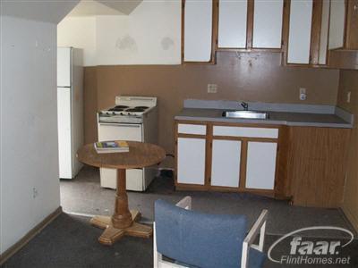 214 E Paterson St, Flint, MI 48505 photo 8