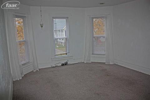 118 N Beech St, Flushing, MI 48433 photo 6