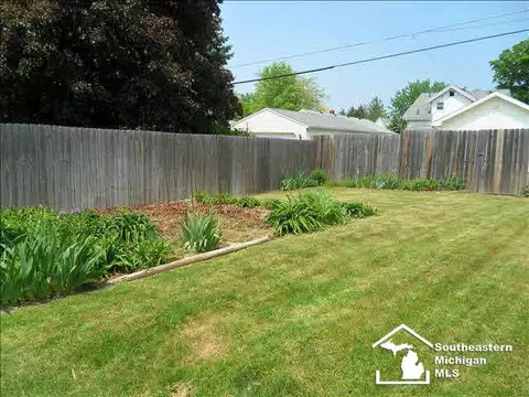 523 E Sixth, Monroe, MI 48161 photo 4