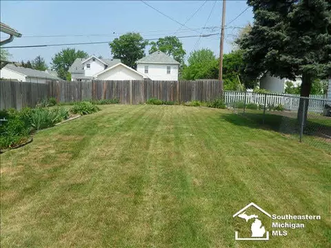 523 E Sixth, Monroe, MI 48161 photo 3