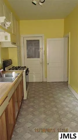 918 S Jackson, Jackson, MI 49203 photo 4