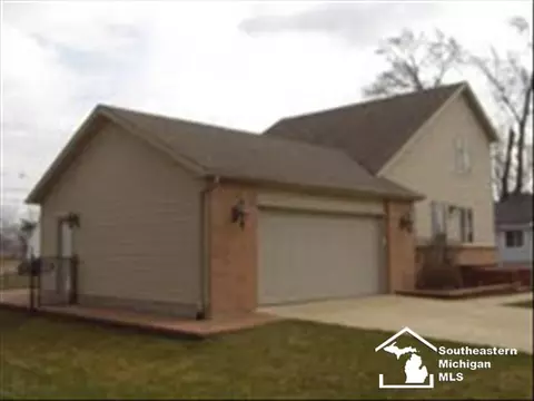 3283 Tenth, Monroe, MI 48162 photo 2