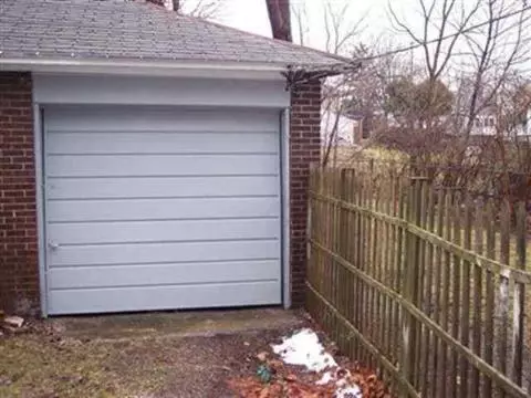339 N Hibbard, Jackson, MI 49202 photo 9
