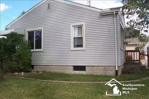401 Huber, Monroe, MI 48162 photo 2
