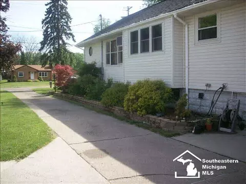 1228 Smith, Temperance, MI 48182 photo 3