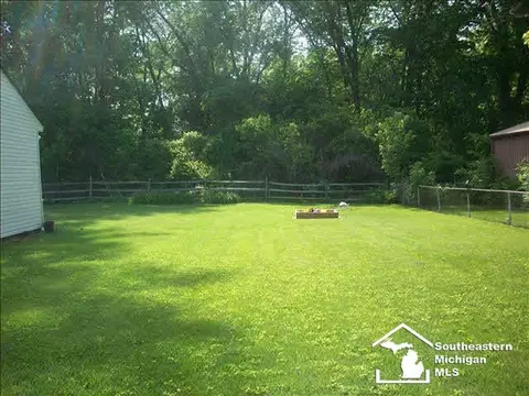 1228 Smith, Temperance, MI 48182 photo 9