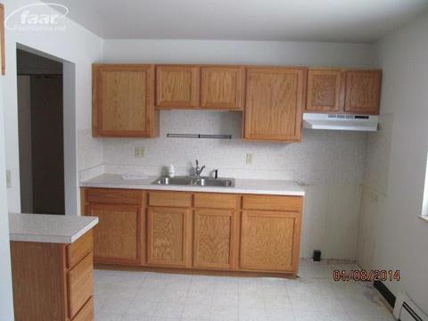 211 N Hazelton St, Flushing, MI 48433 photo 4