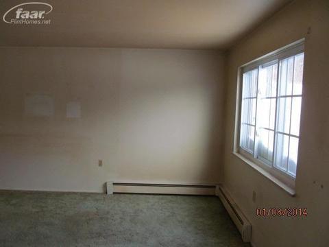 211 N Hazelton St, Flushing, MI 48433 photo 10
