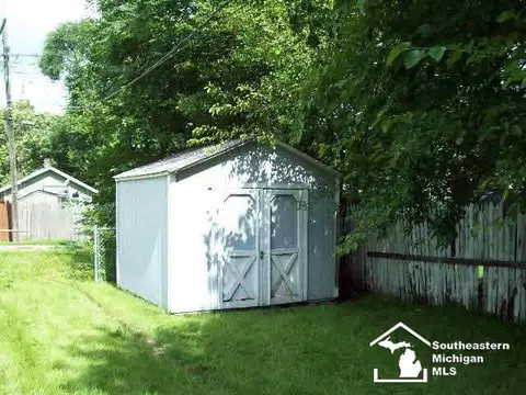 820 Smith, Monroe, MI 48161 photo 8