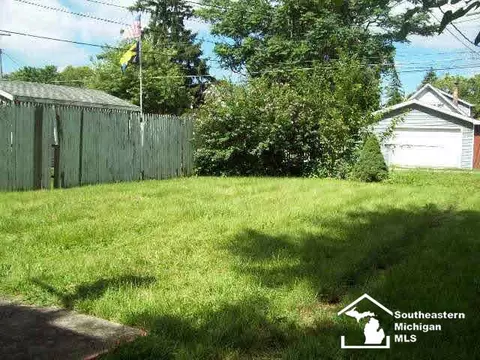 820 Smith, Monroe, MI 48161 photo 11