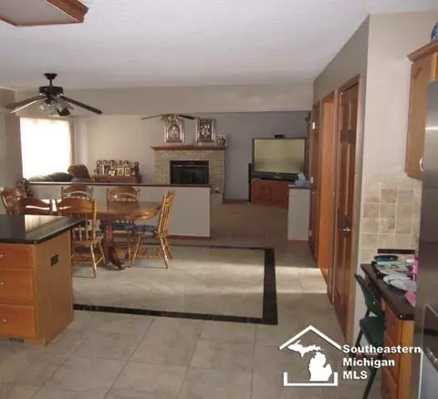 6752 Lockmill, Temperance, MI 48182 photo 5
