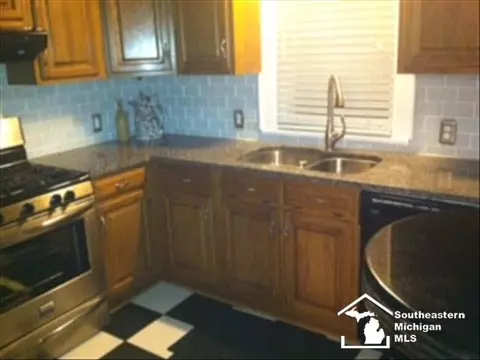 447 Borgess, Monroe, MI 48162 photo 11