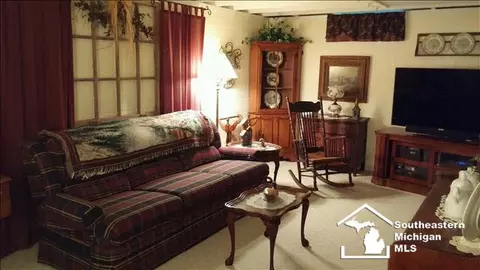 7666 Apache, Temperance, MI 48182 photo 13