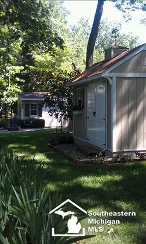 7666 Apache, Temperance, MI 48182 photo 18