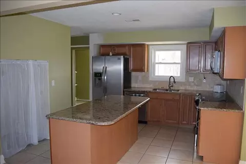 9505 Secor, Temperance, MI 48182 photo 4