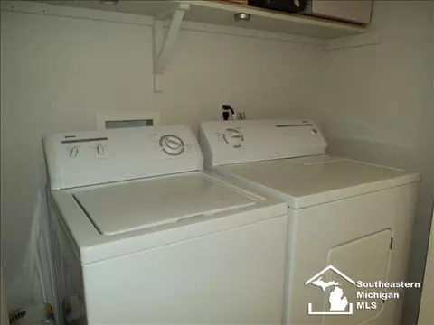 934 May, Monroe, MI 48161 photo 7
