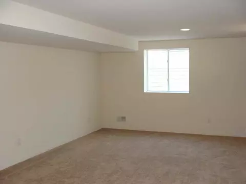 905 Crescent, Monroe, MI 48162 photo 11