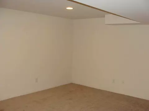 905 Crescent, Monroe, MI 48162 photo 10