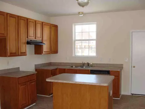 905 Crescent, Monroe, MI 48162 photo 2