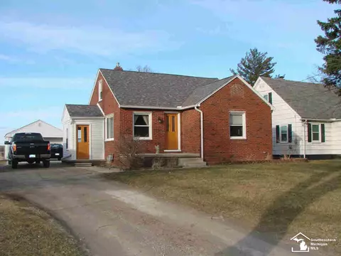 3658 N Custer, Monroe, MI 48162 photo 1
