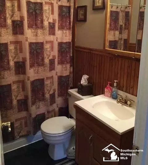 653 Bentley, Monroe, MI 48162 photo 11