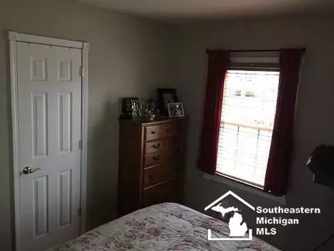653 Bentley, Monroe, MI 48162 photo 10