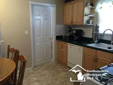653 Bentley, Monroe, MI 48162 photo 2