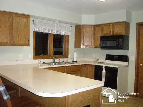 9149 Forestview, Temperance, MI 48182 photo 3