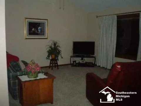 9149 Forestview, Temperance, MI 48182 photo 5