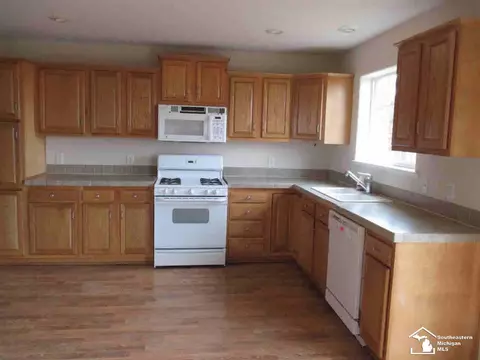 6685 Stadler, Monroe, MI 48162 photo 5