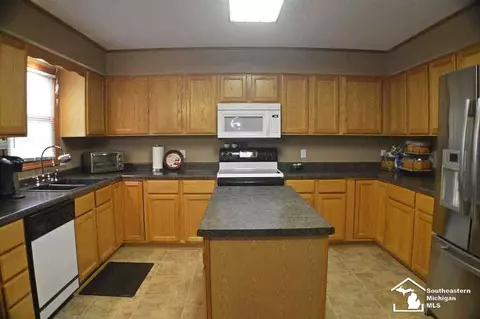 2139 Briar, Temperance, MI 48182 photo 6