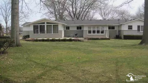 1617 Arbor, Monroe, MI 48162 photo 4