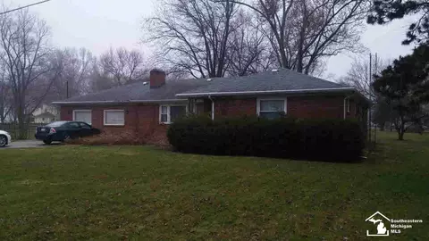 7967 Beachway, Monroe, MI 48161 photo 1