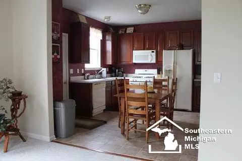 214 Baptiste, Monroe, MI 48162 photo 5