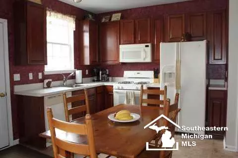 214 Baptiste, Monroe, MI 48162 photo 7