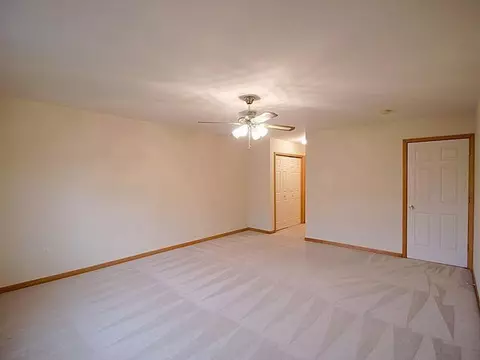 523 Sycamore Cir, Saline, MI 48176 photo 17
